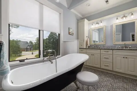 How to Maintain a Tidy Bathroom