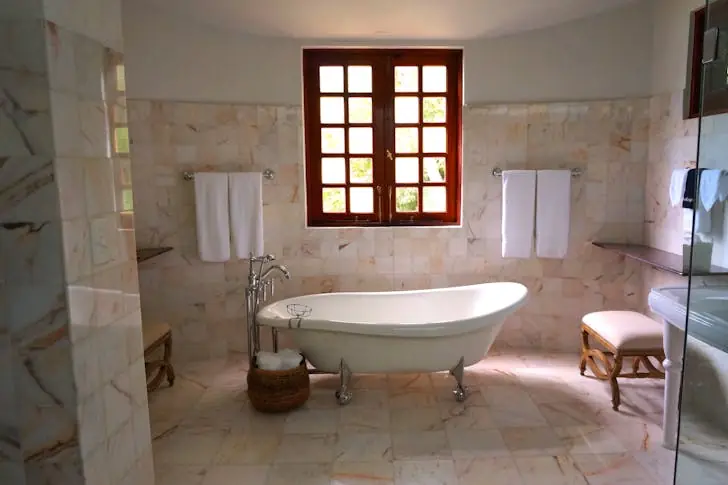 clean bathroom